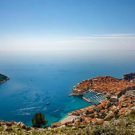 Отель Valamar Tirena