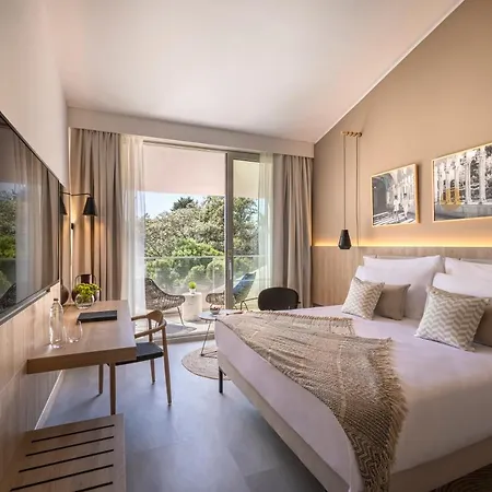 Отель Valamar Tirena