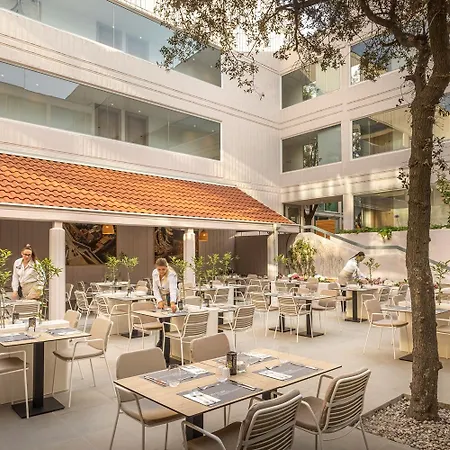 Отель Valamar Tirena