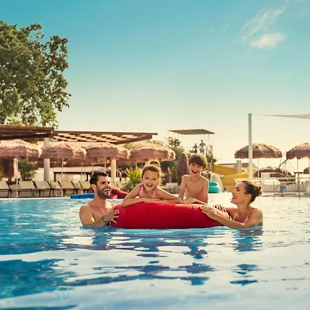 Отель Valamar Tirena